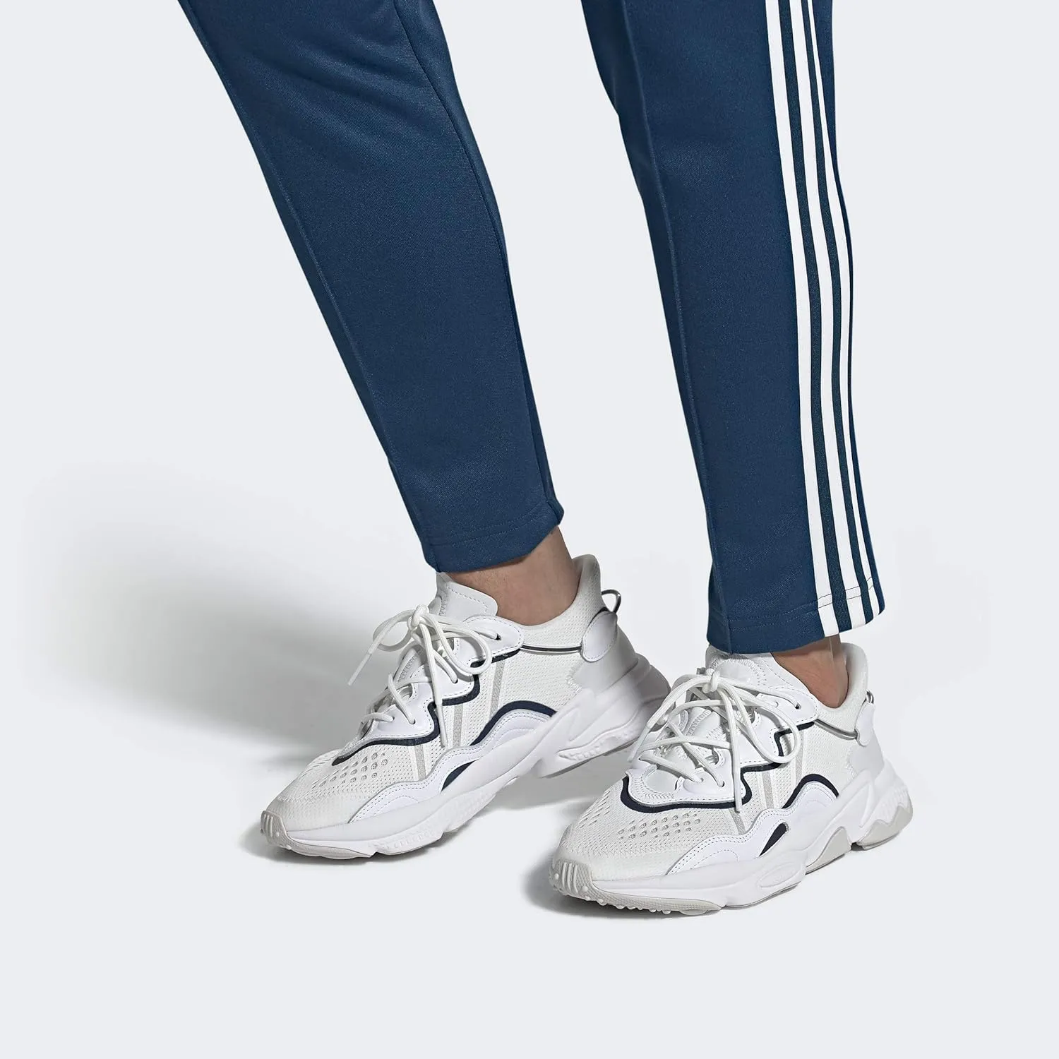 adidas Originals Men's Ozweego Sneaker