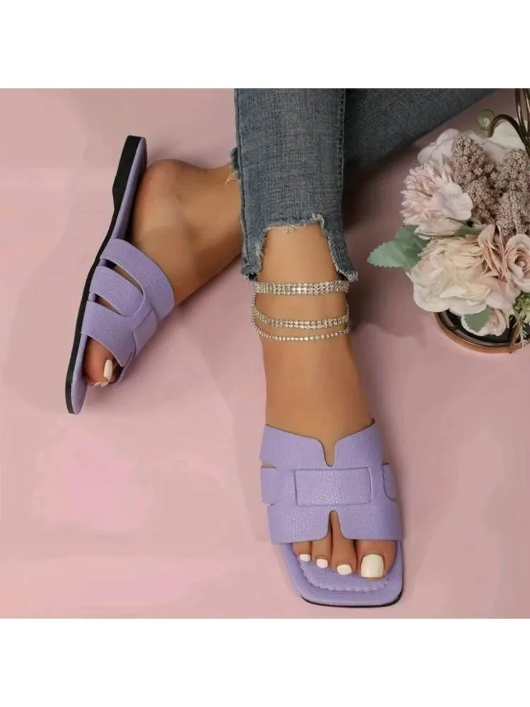 Cozy Chic: Women's Plush Slip-On Slippers for Ultimate Comfort