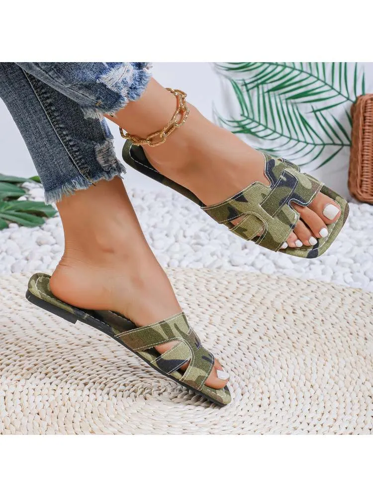 Cozy Chic: Women's Plush Slip-On Slippers for Ultimate Comfort