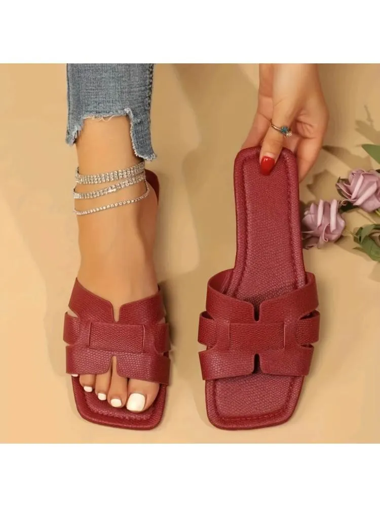 Cozy Chic: Women's Plush Slip-On Slippers for Ultimate Comfort