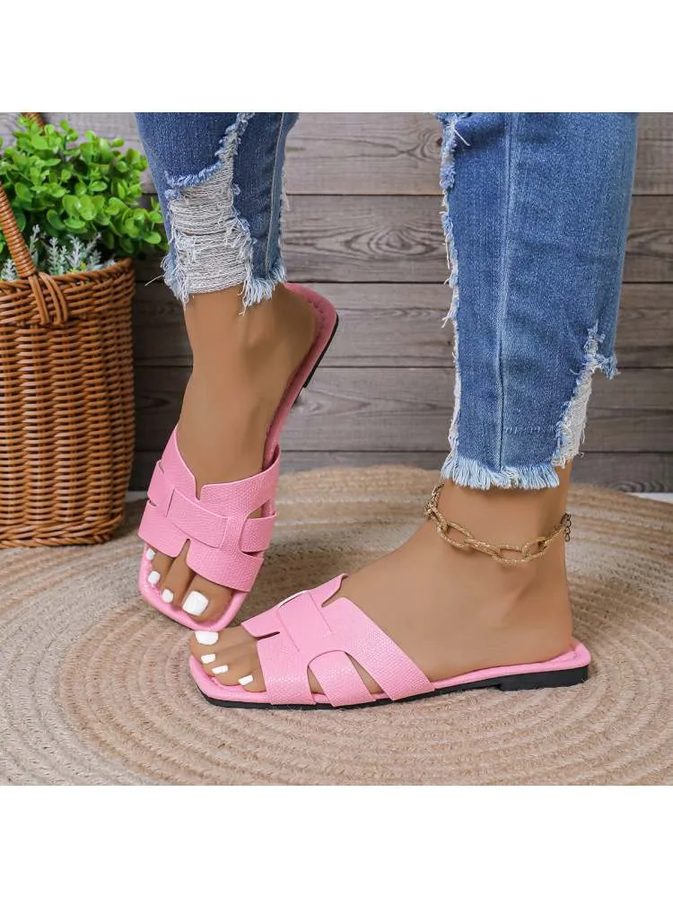 Cozy Chic: Women's Plush Slip-On Slippers for Ultimate Comfort