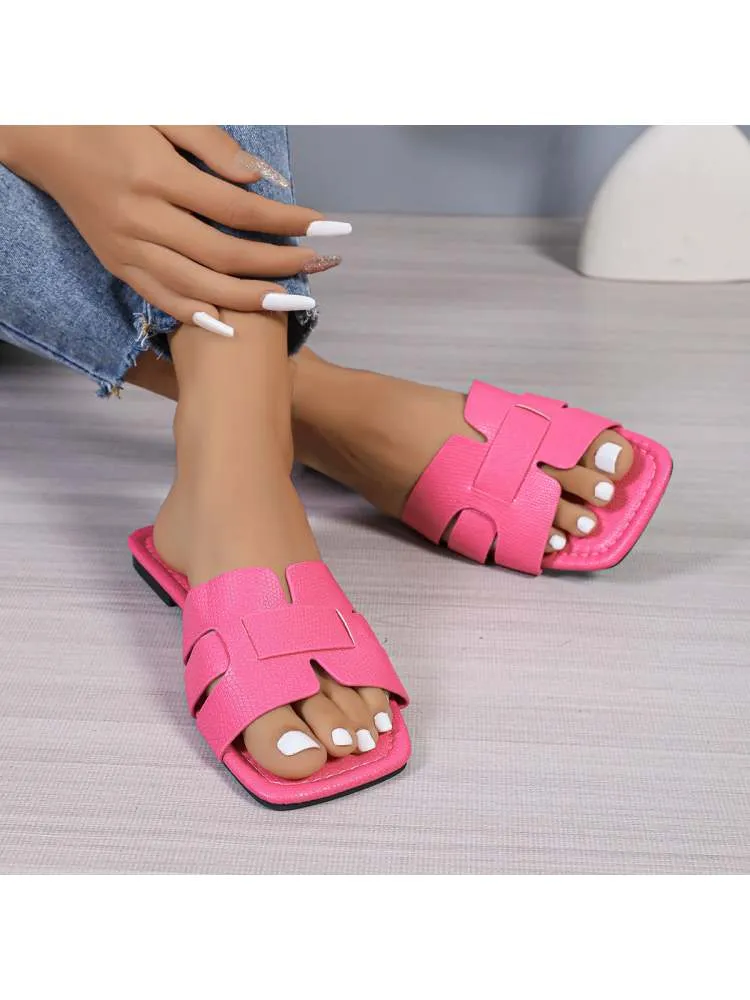 Cozy Chic: Women's Plush Slip-On Slippers for Ultimate Comfort