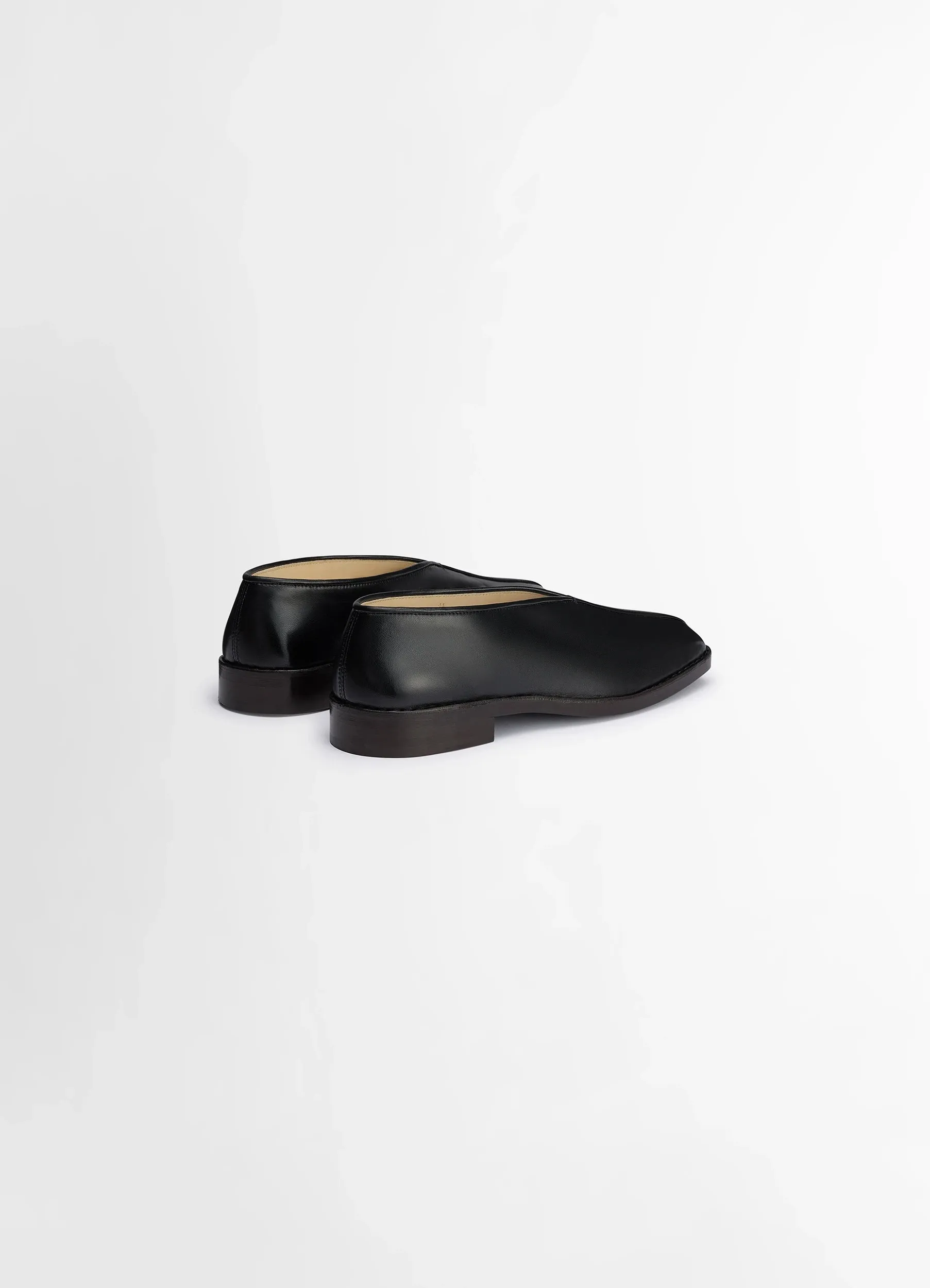 FLAT PIPED SLIPPERS