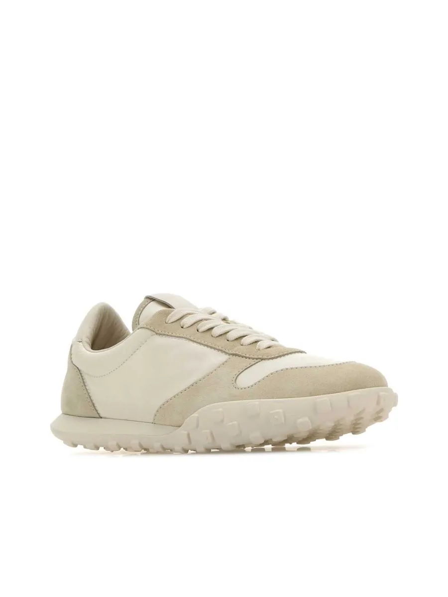 Low Top Sneaker