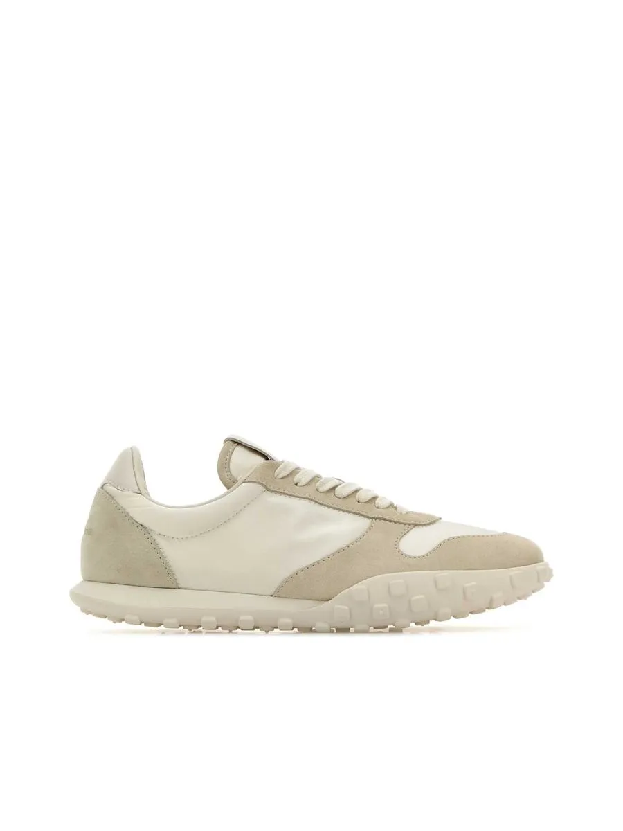 Low Top Sneaker