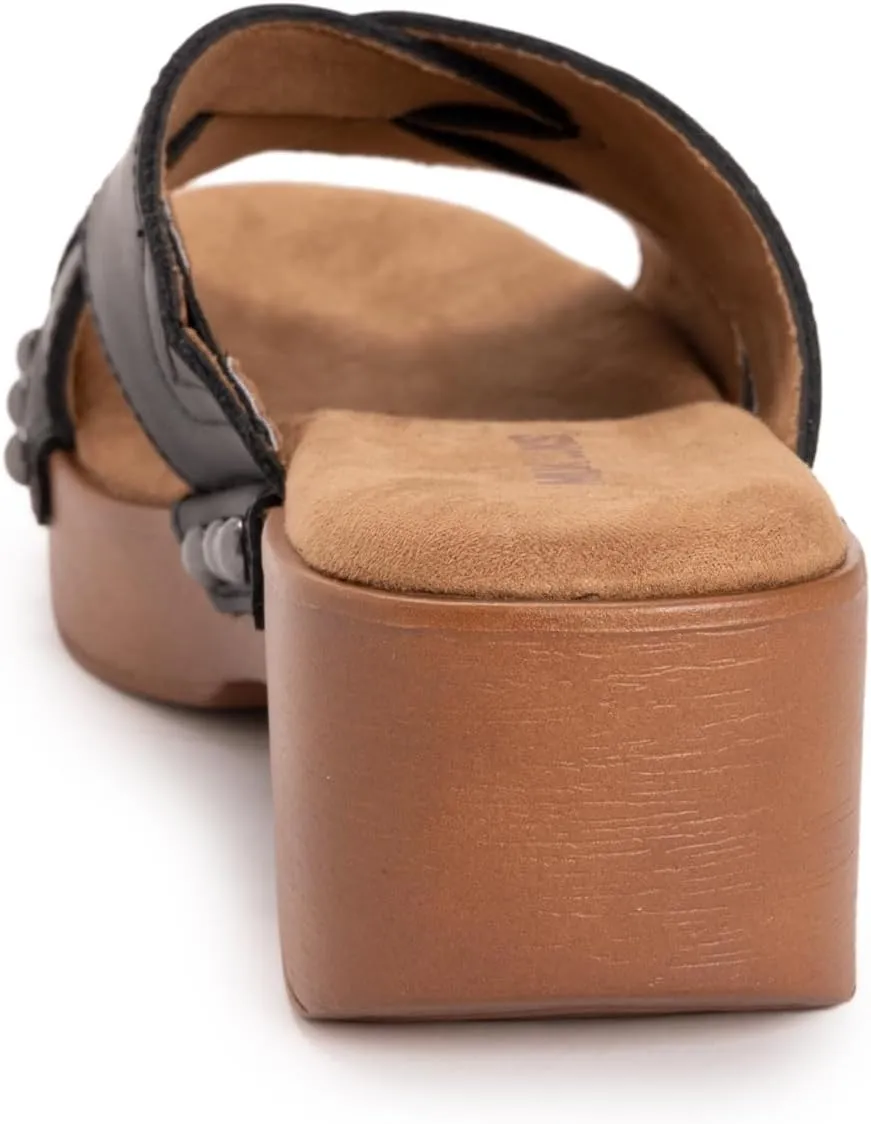 MUKS LUKS Women's Cadence Sandal