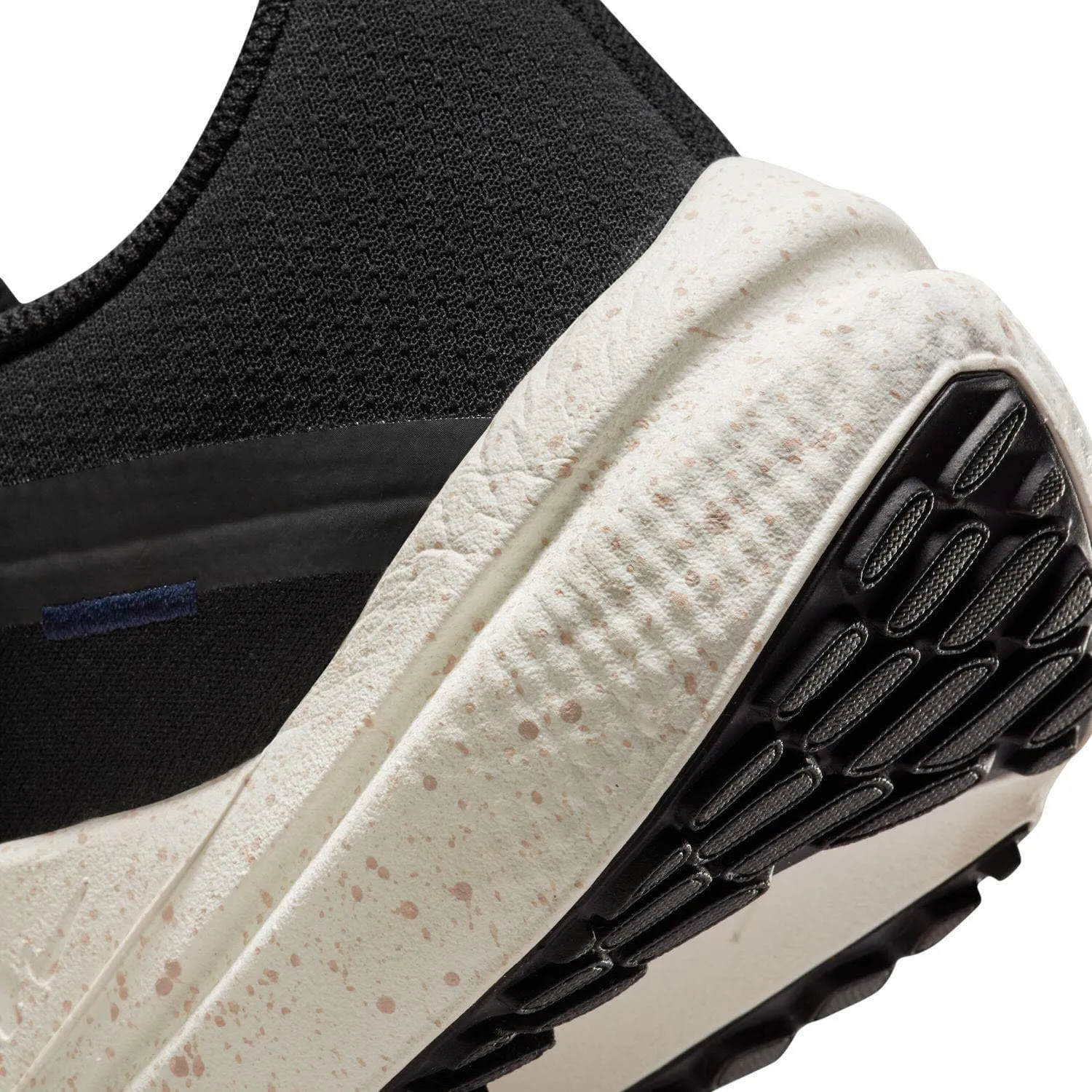 NIKE Men's Sneaker