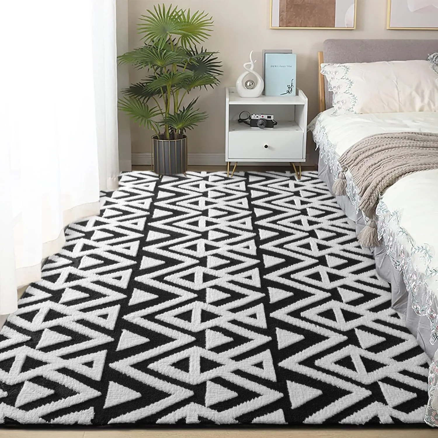 Ompaa Ultra Soft Geometric Bedroom Rugs Memory Foam Carpet, Black 3 x 5 Feet, Cozy Area Rugs for Living Room Couch Dorm Bedside Kids Girls Teens Room Nursery Decor Floor Mat