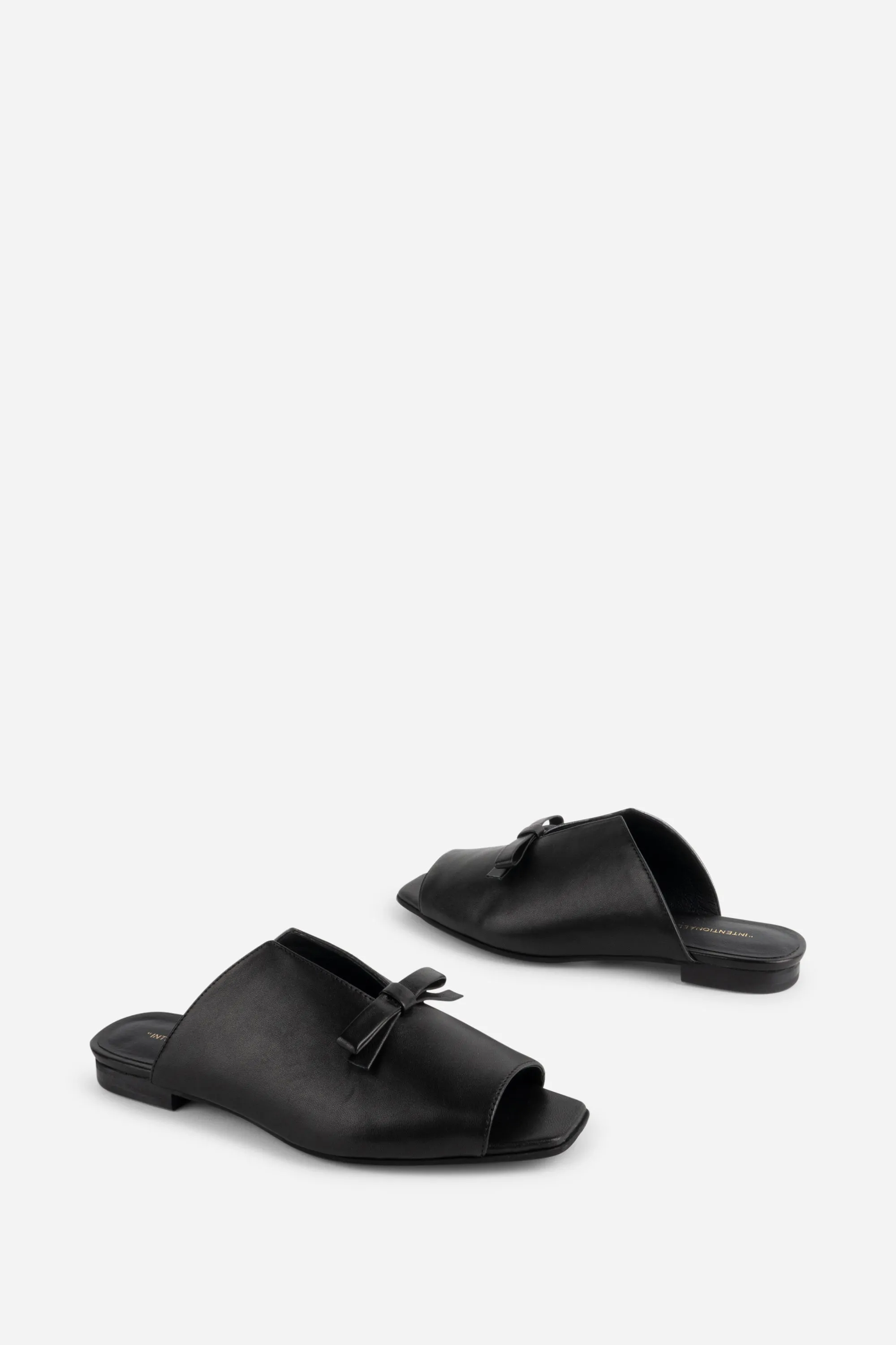 PALACE SQUARE TOE FLAT