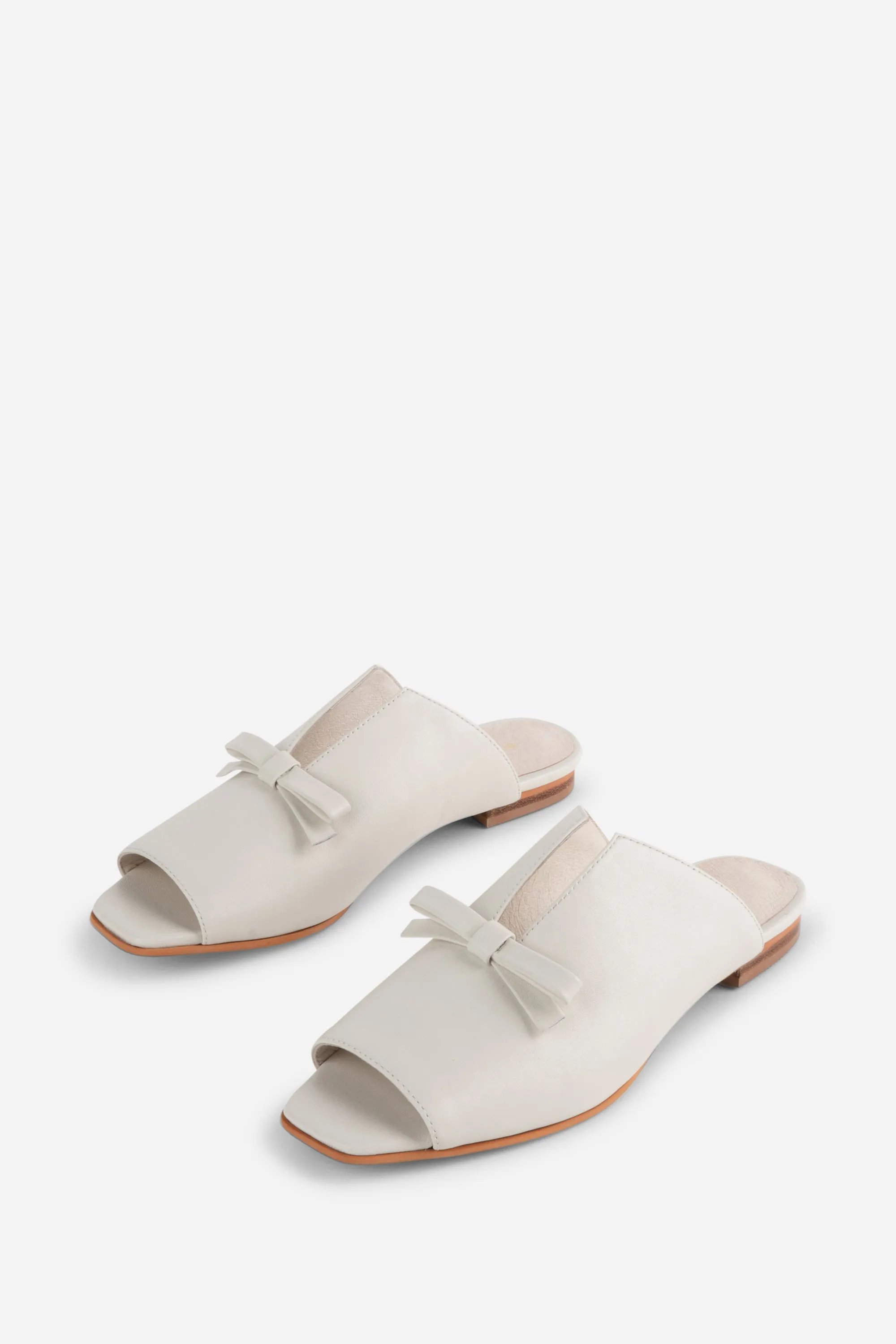 PALACE SQUARE TOE FLAT