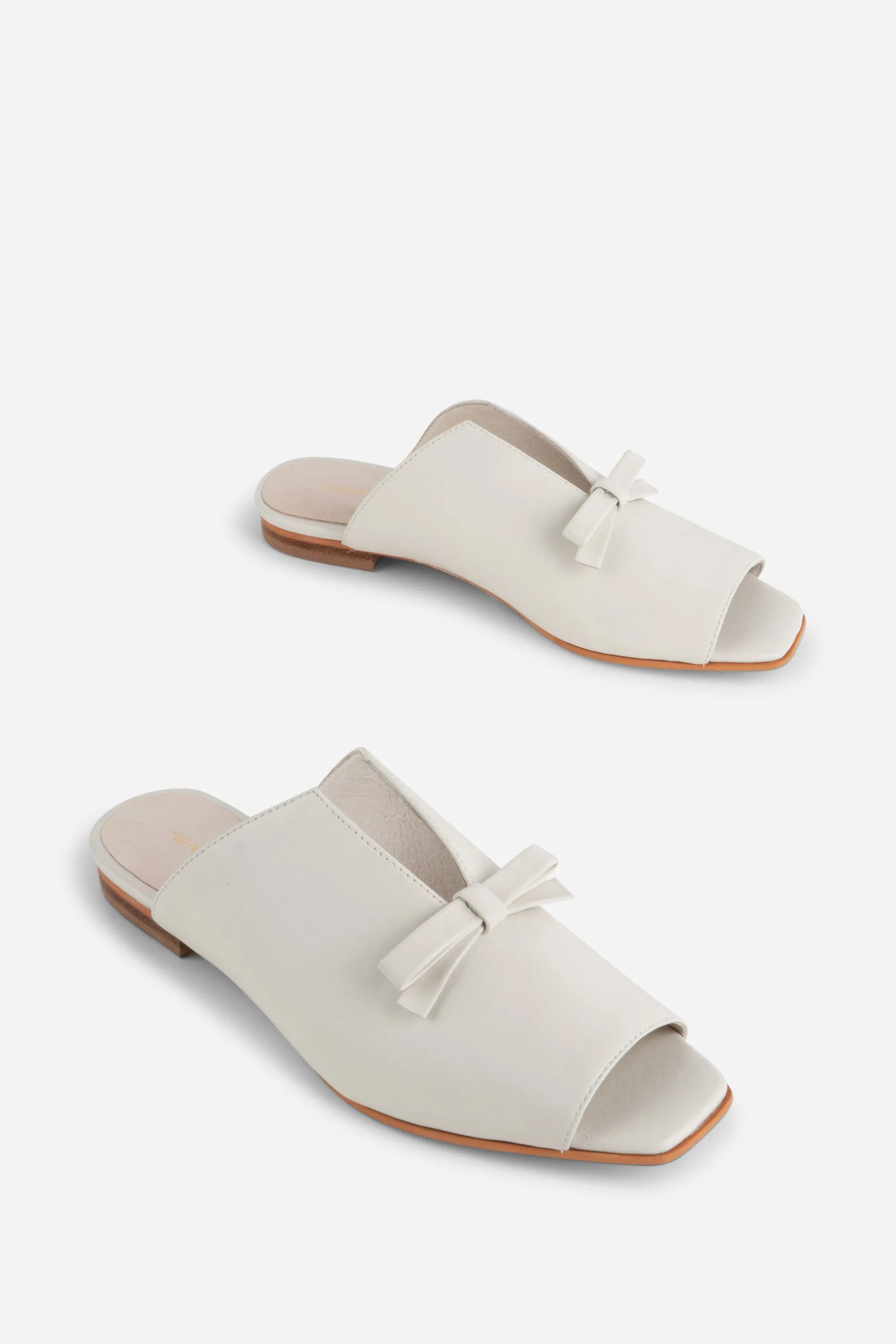 PALACE SQUARE TOE FLAT