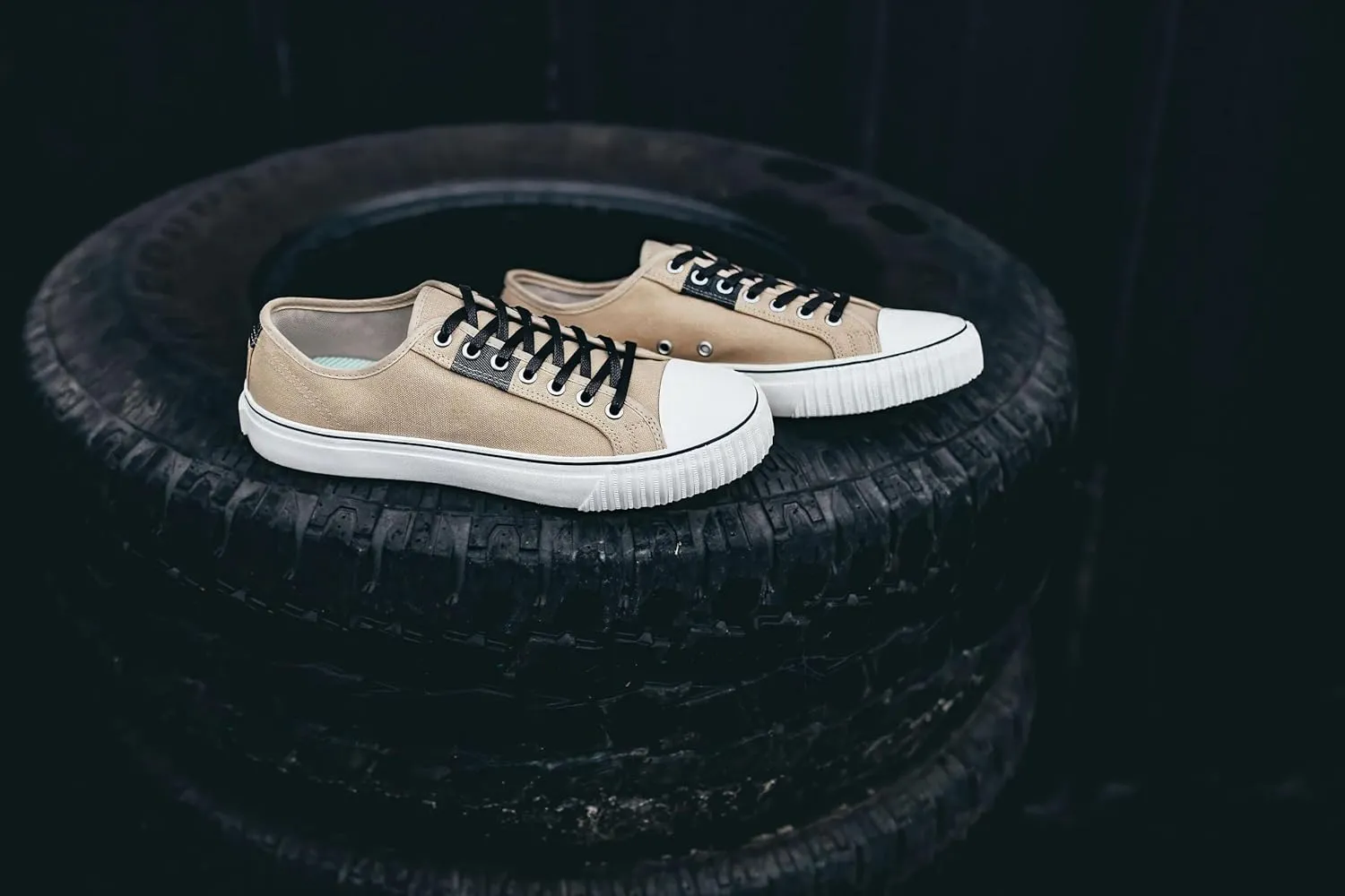 PF Flyers Unisex Center Low-Top Sneaker