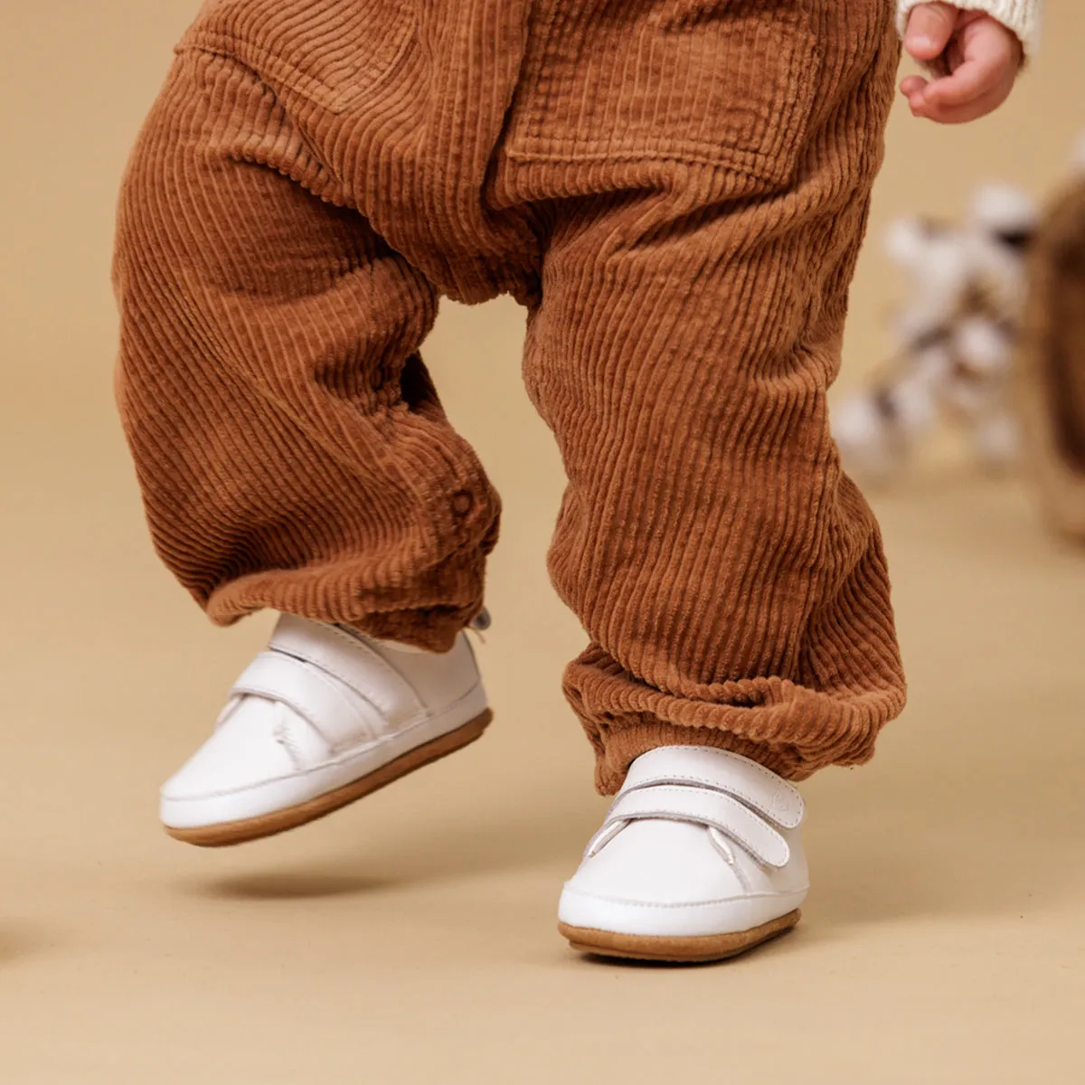 Scout- White