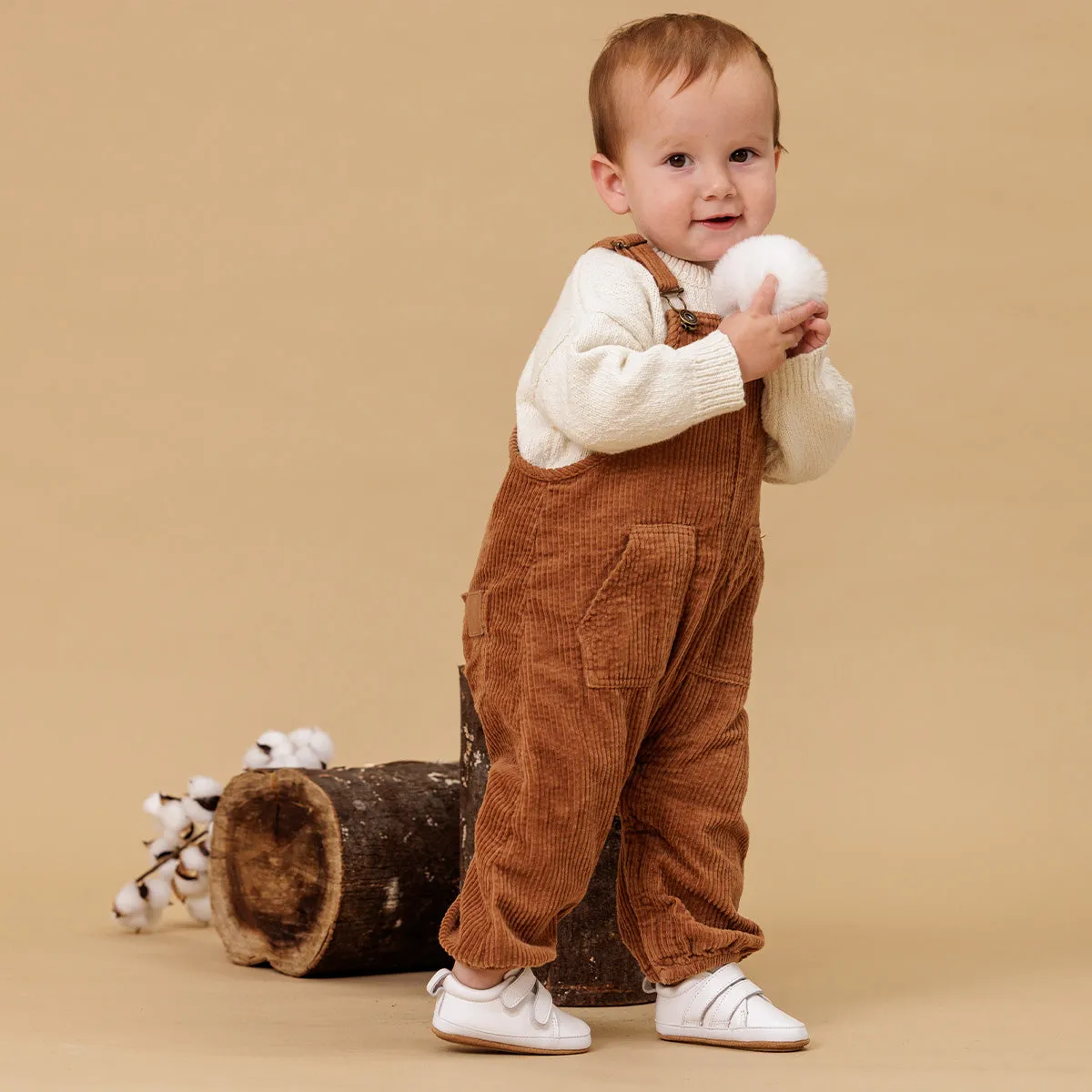 Scout- White