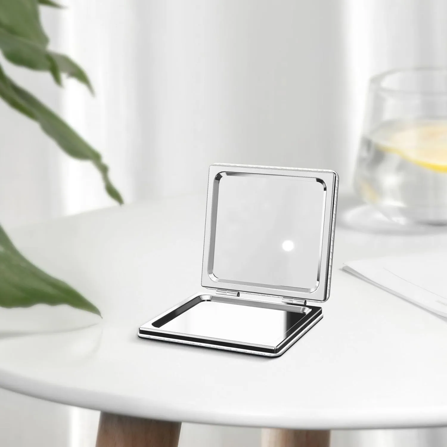 Taekwondo Design Printed Square Pocket Makeup Mirror with 1X/2X Magnification, Portable Mini Travel Makeup Mirror for Travel Daily Work Beauty