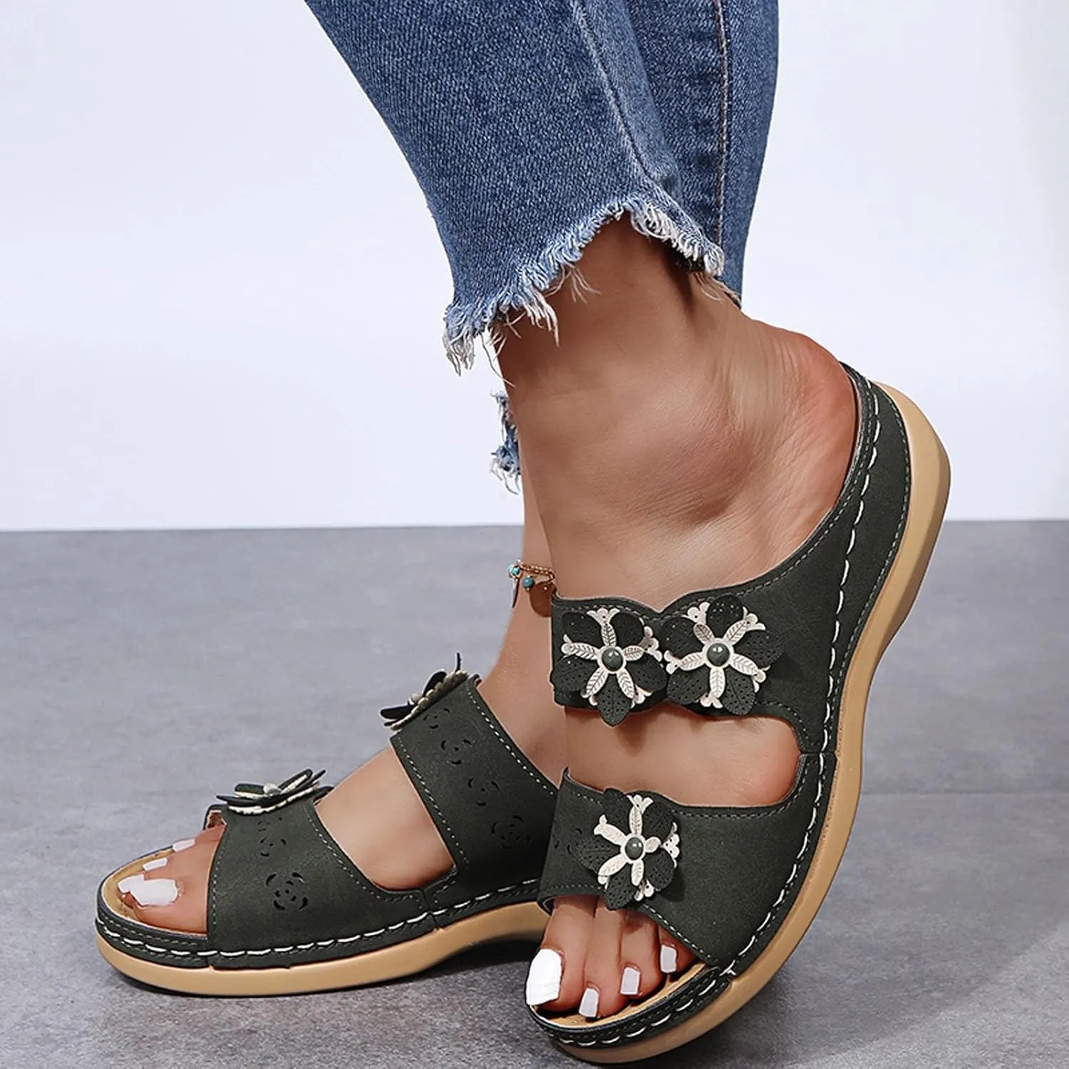 Trendy Women's Slippers Open Toe Wedge Heel Comfortable Summer Casual Footwear Fashionable Sandals for Daily Wear