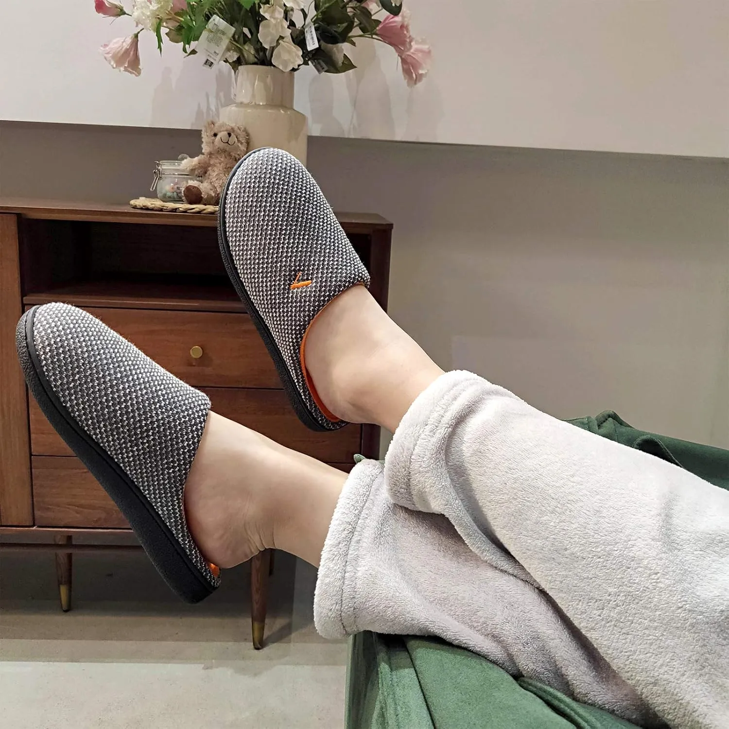 VONMAY Women's Slip On Slippers Warm Two-Tone Memory Foam House Shoes Lightweight Non-Slip Indoor Outdoor